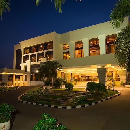Hotel The Sunway Manor Puducherry Zewnętrze zdjęcie
