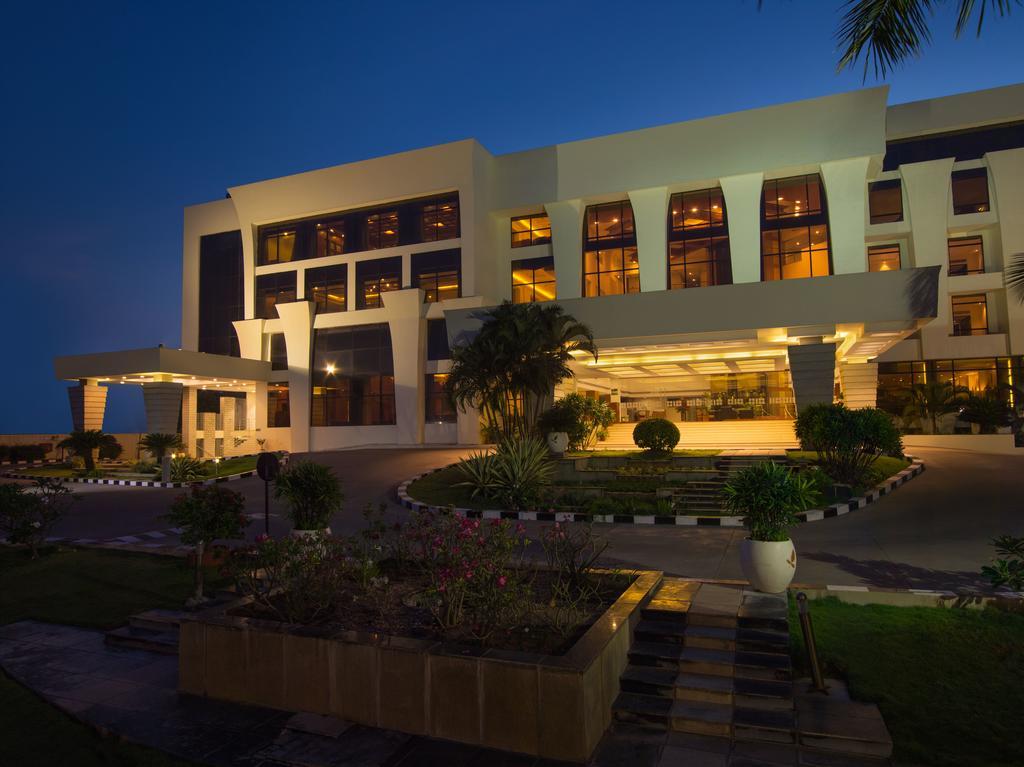 Hotel The Sunway Manor Puducherry Zewnętrze zdjęcie