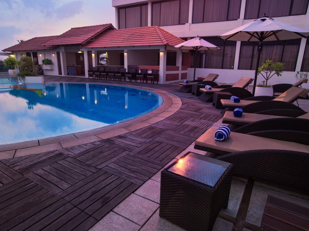 Hotel The Sunway Manor Puducherry Zewnętrze zdjęcie