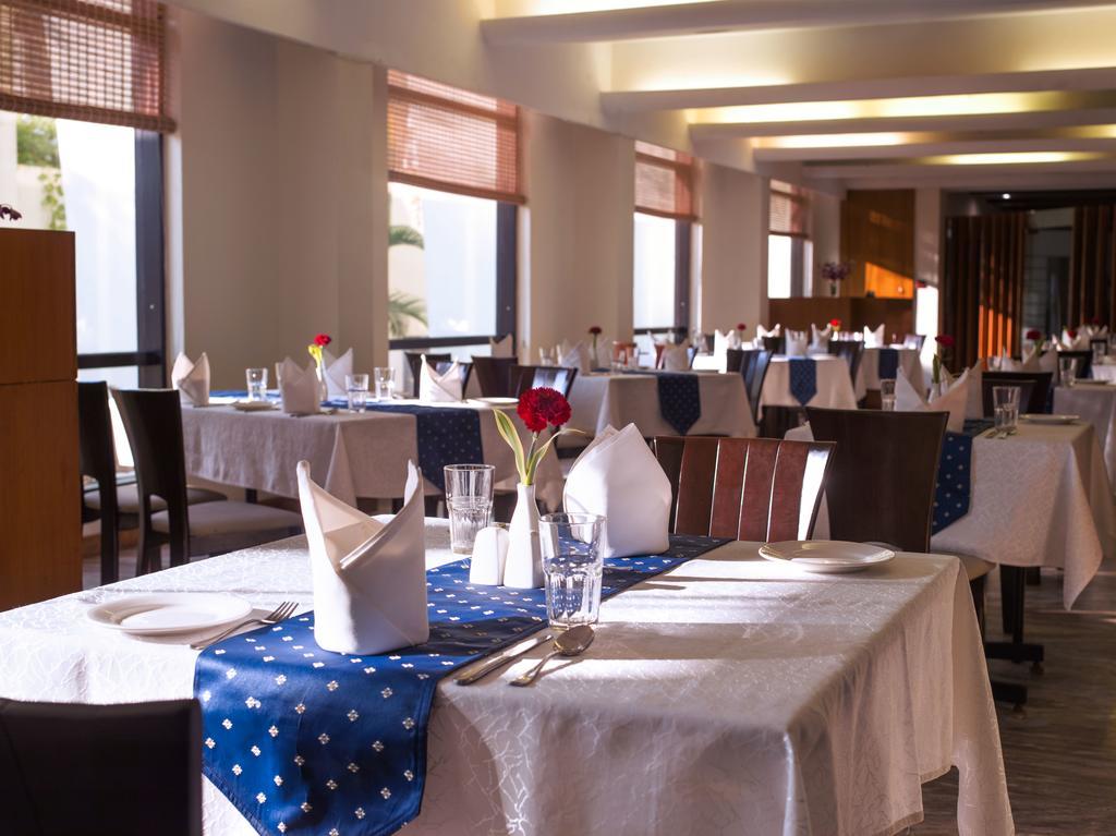 Hotel The Sunway Manor Puducherry Zewnętrze zdjęcie